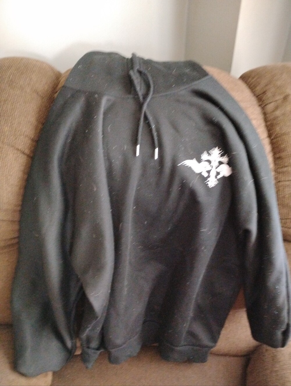 ROMWE Black Pullover Hoodie with White Chest Graphic